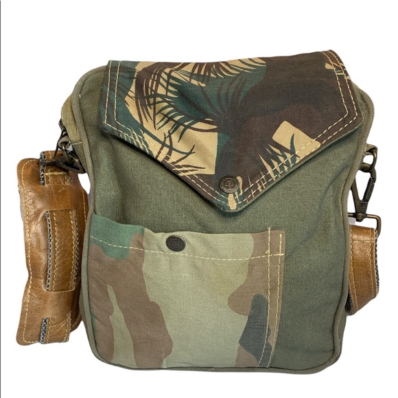 Vintage Addiction Recycled Tent Camo Crossbody Bag - Picture 2 of 9